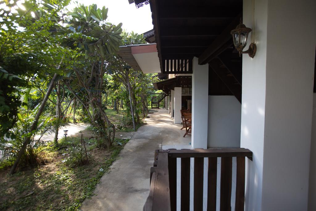 Hora Home Lampang Luaran gambar