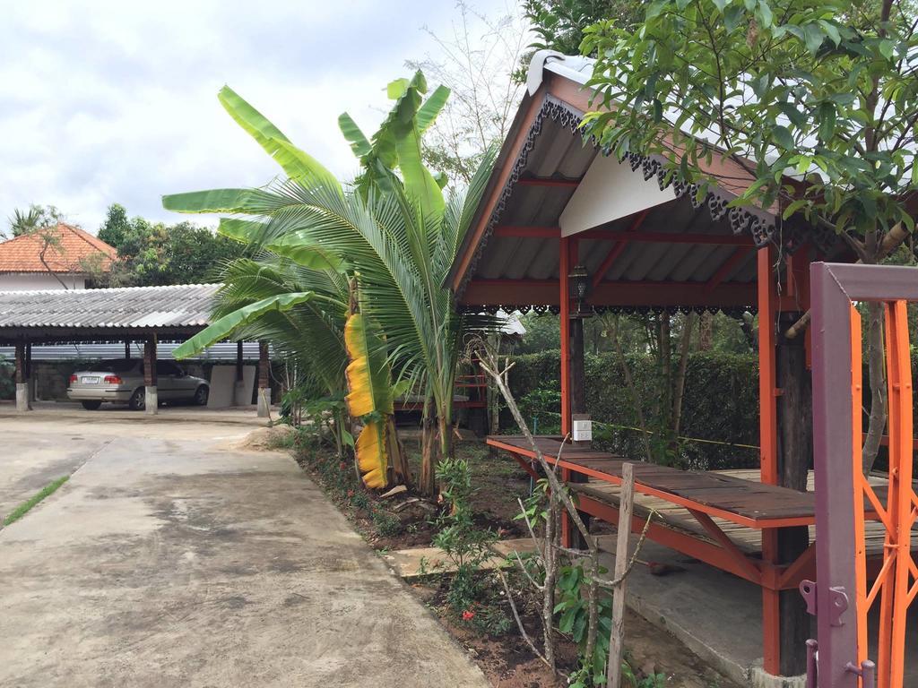 Hora Home Lampang Luaran gambar