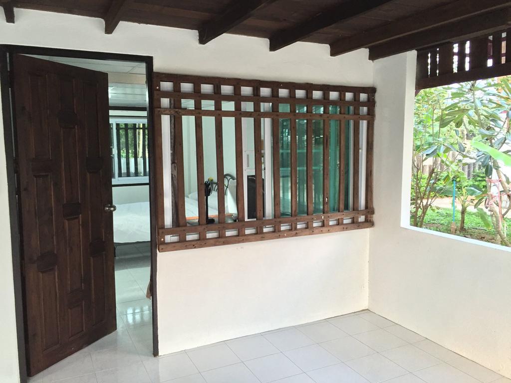 Hora Home Lampang Luaran gambar