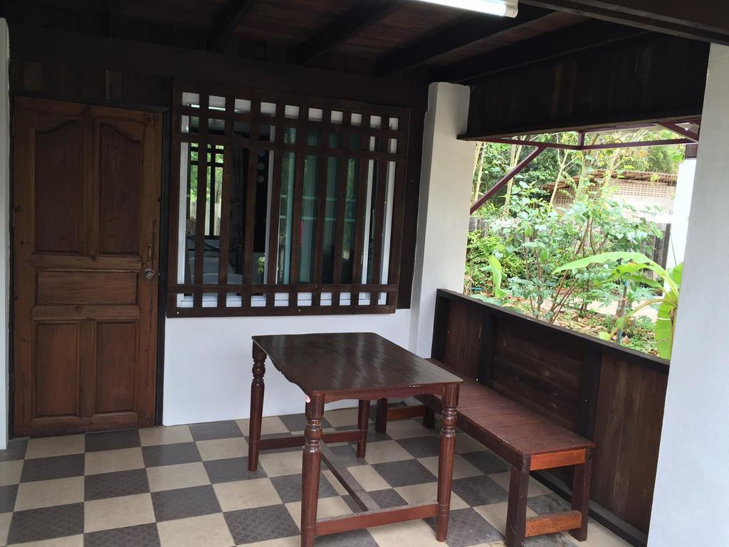Hora Home Lampang Luaran gambar