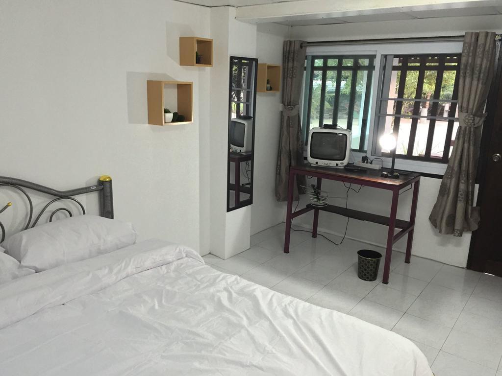 Hora Home Lampang Luaran gambar