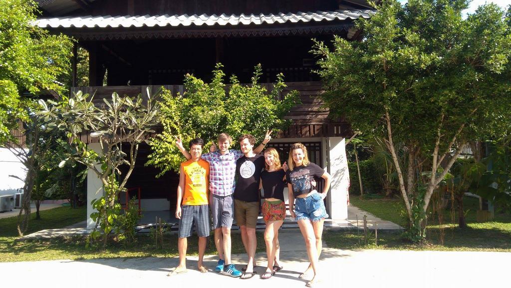 Hora Home Lampang Luaran gambar